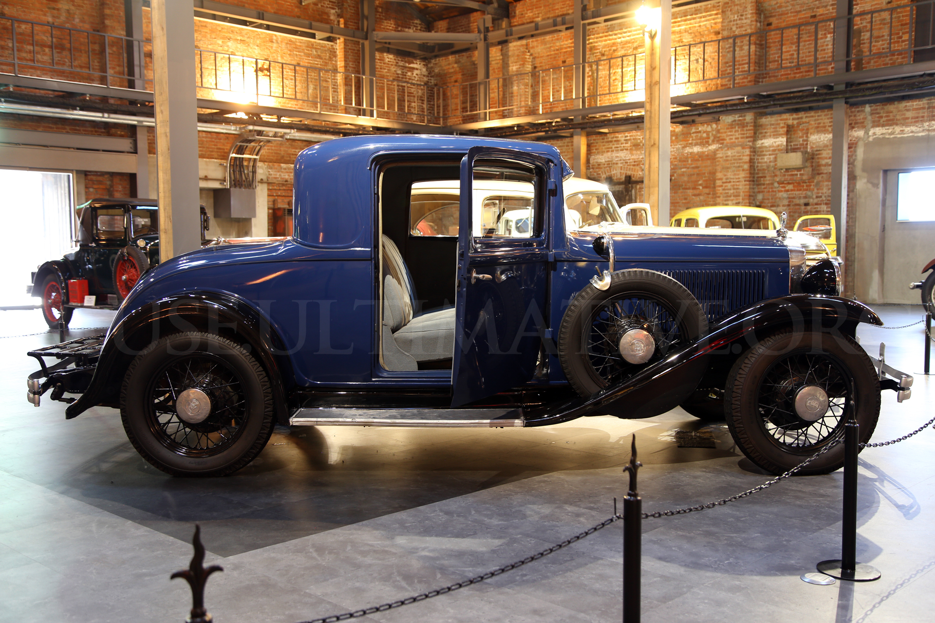 大阪へ1930年代のダッジ8dgクーペを見に行こう 自動車博物館巡り